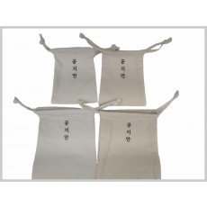가죽 공방에서 도구 넣을 캔버스 가방에 자수로고 작업입니다.